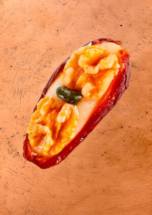 Datte Mejhoul artisanale fourrée aux amandes, noix et pistaches – pâtisserie orientale raffinée