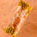 Cigare au miel, aux amandes et aux pistaches, pâtisserie orientale artisanale marocaine