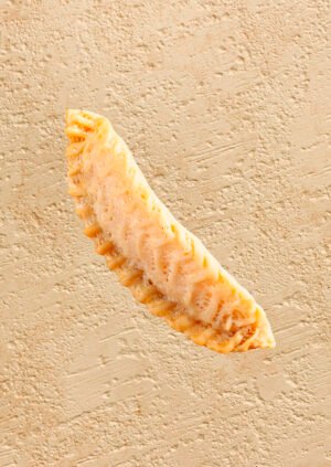 Corne de Gazelle de Tétouan : pâtisserie marocaine artisanale aux amandes et fleur de fleur d’oranger