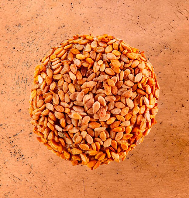 Biscuit marocain artisanal fondant et croquant aux amandes et graines de sésame