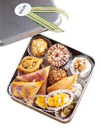 Coffret Princier – gâteaux orientaux, dattes farcies et cornes de gazelle Maison houry